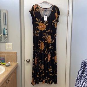 NWT Chaps XL Ladies long dress. Black with gold flowers.
